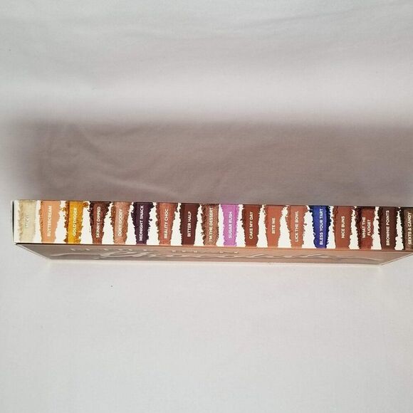 Too Faced - Better Than Chocolate Eyeshadow Palette - Picture 3 of 12